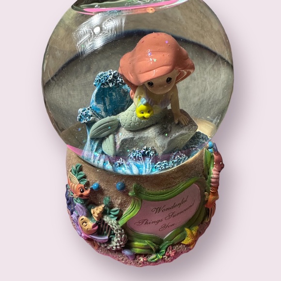 Precious Moments Disney Showcase Collection 2013 Little Mermaid Snow Globe - Picture 3 of 10